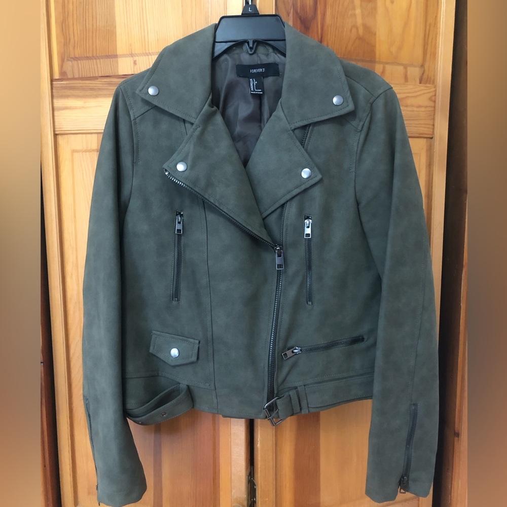 Women’s Forever21 green faux leather jacket